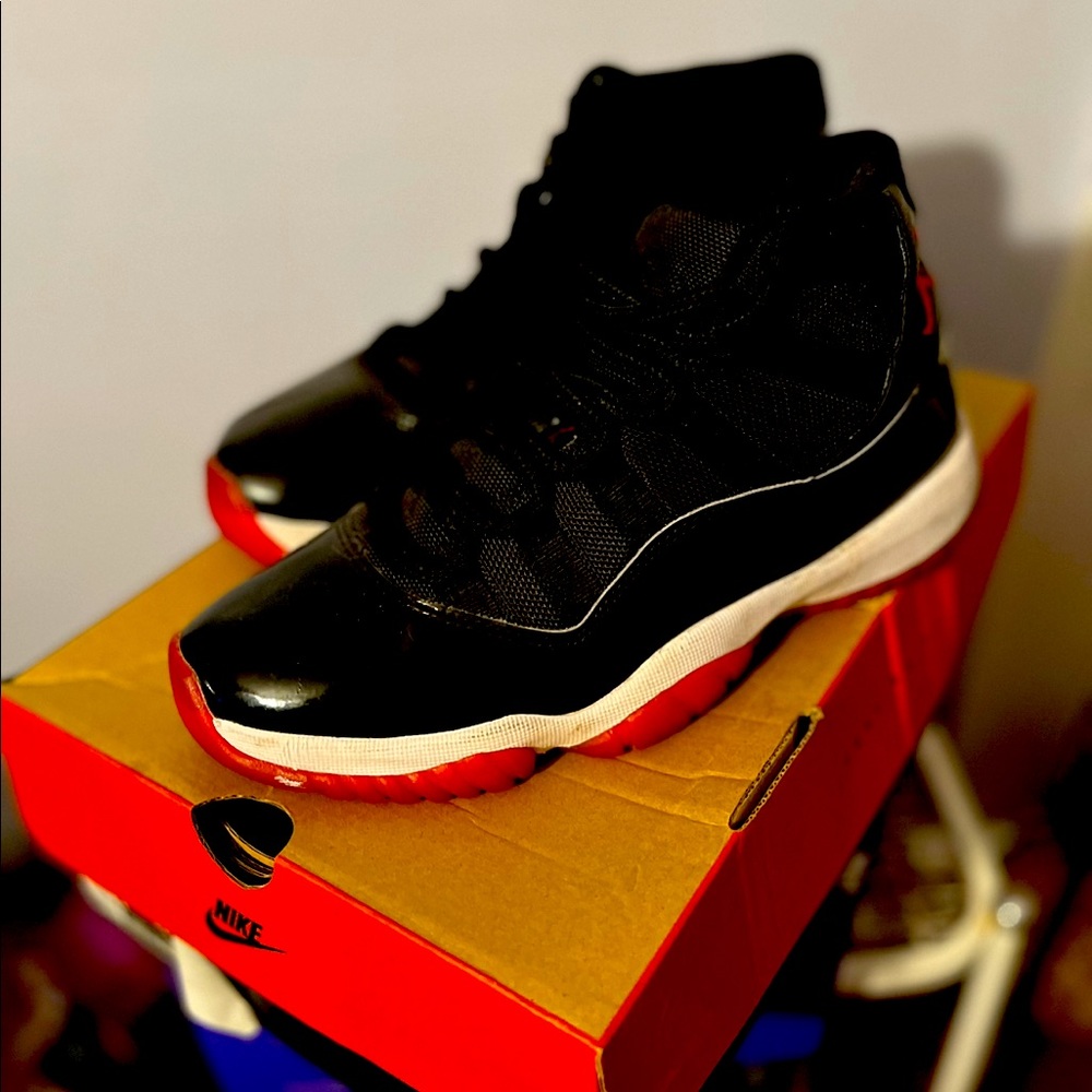 Slightly used tennis shoes
